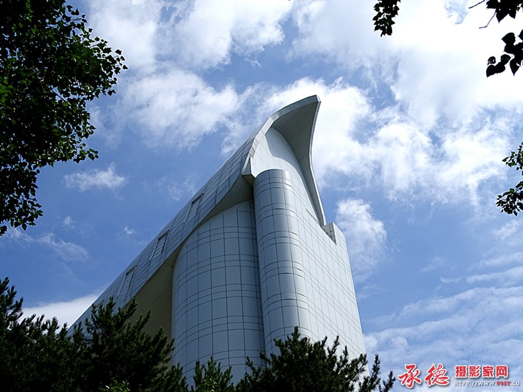作者：月移荷影 远眺国家天文台兴隆观测站