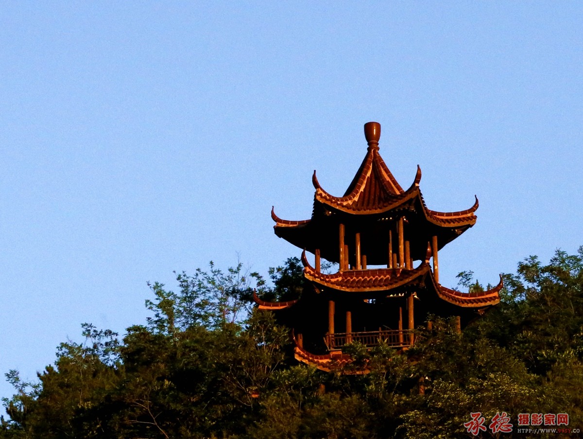 山亭落夕阳