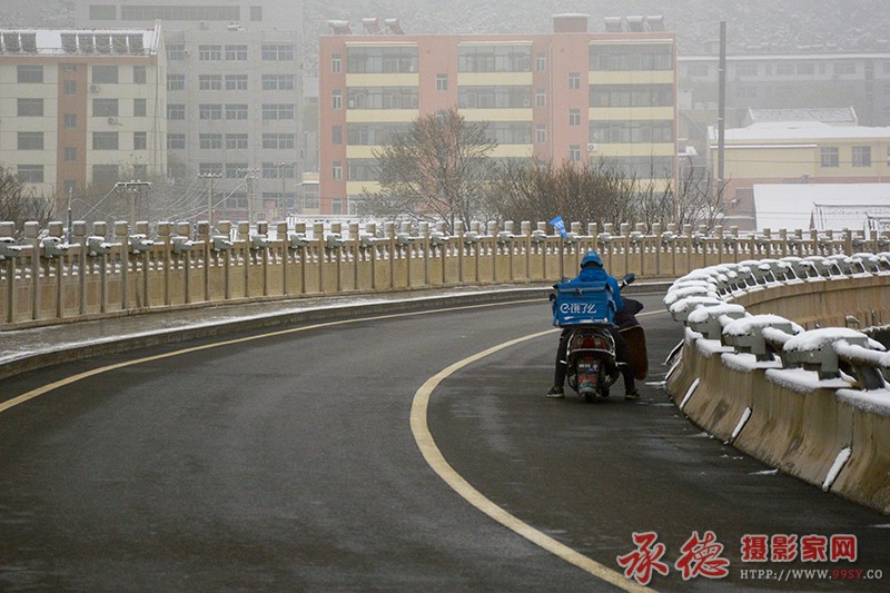 风雪中