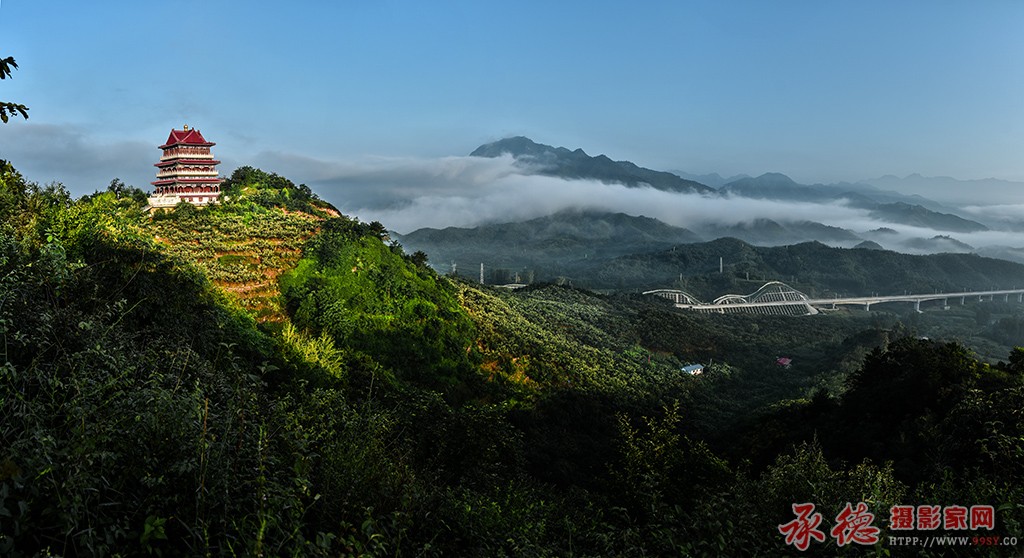 淡淡秋雾起，郎朗永兴阁。.jpg