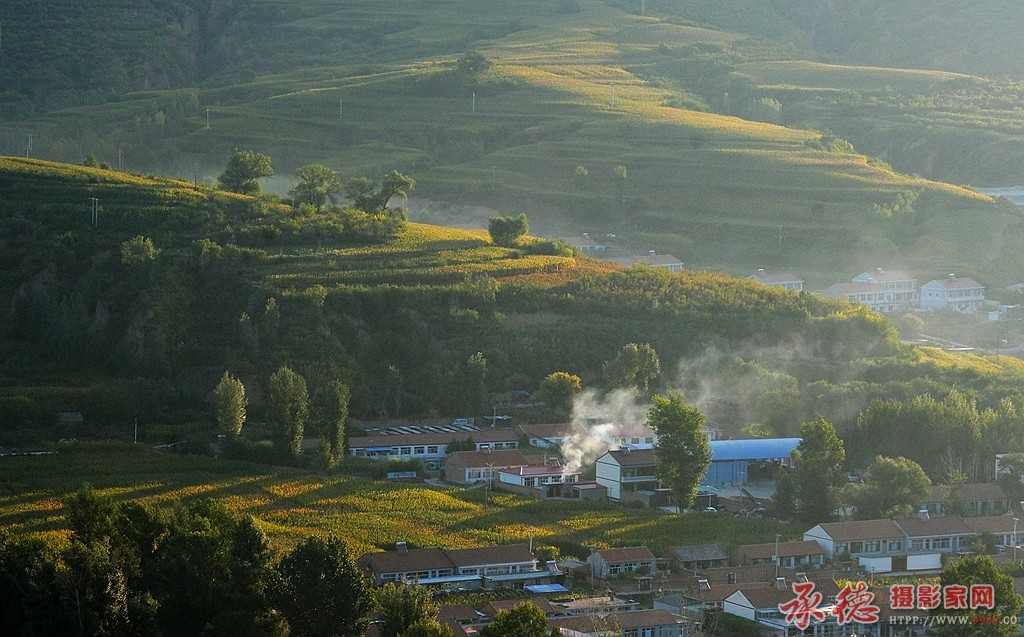 山村的早晨.jpg