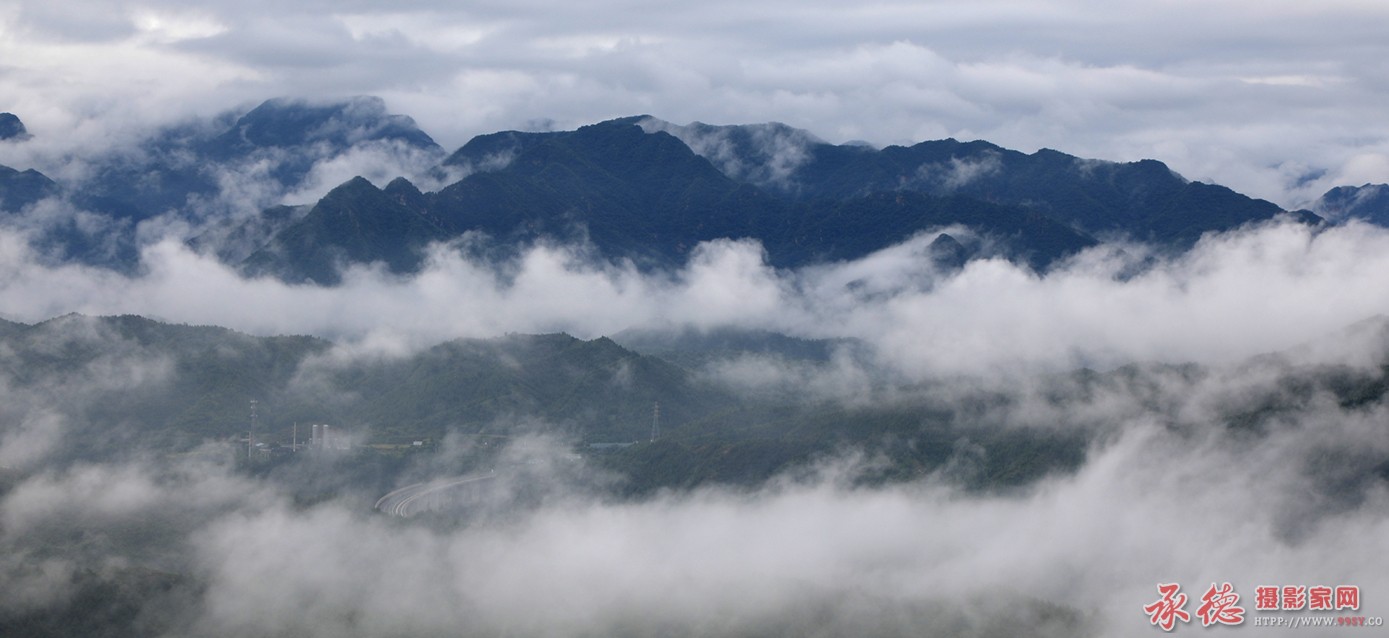 雾锁金城