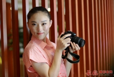 美女记者