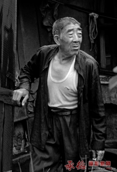 棚户老人