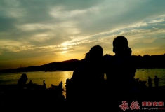 剪影夕阳下
