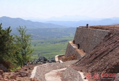 机场边缘维护工