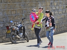 我和妈妈还有姨。。。