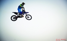 摩托车特技表演