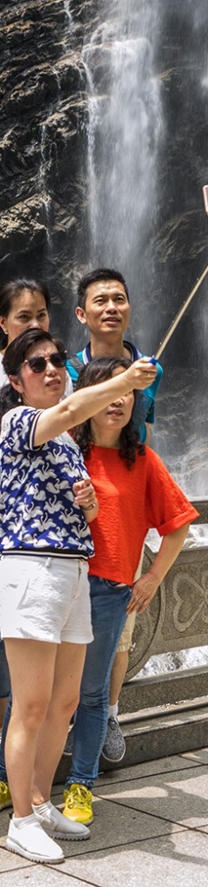 三叠泉边留个影