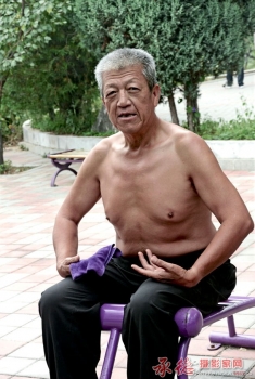 秀肌肉