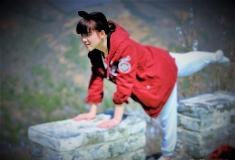 长城顶上展美姿