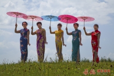 云端走来的美女