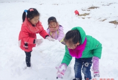 天真可爱的宝宝