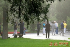 雨后晨练