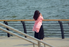 有位佳人在水一方