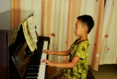 小小钢琴家