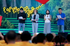 燕山梦圆—央视“心连心”艺术团赴隆化慰问演出今晚...