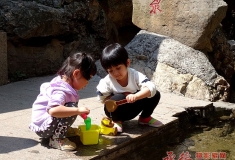 山泉边