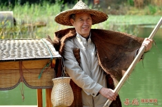 撑船的老渔翁