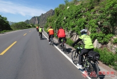 承德快乐骑行人