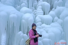 摄影家情恋冰瀑