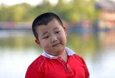 不情愿的被照相