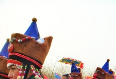 献哈达的姑娘们