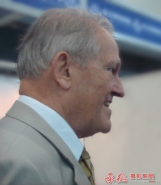 抓拍人像：英国外商