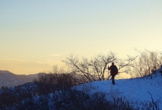 踏雪登山摄影人