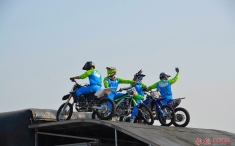 摩托车特技演员