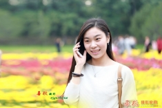 离宫菊花展人像