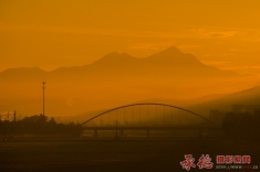 彩虹桥的早晨