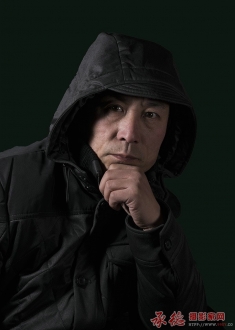 干练  睿智 老帅哥