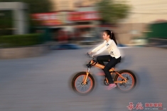 广场追拍