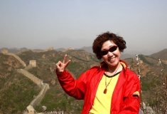 长城上的红衣女