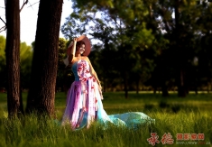 夕阳下的西女