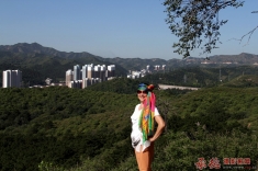 四面云山留个影