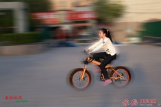 广场追拍