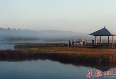 七星湖晨雾