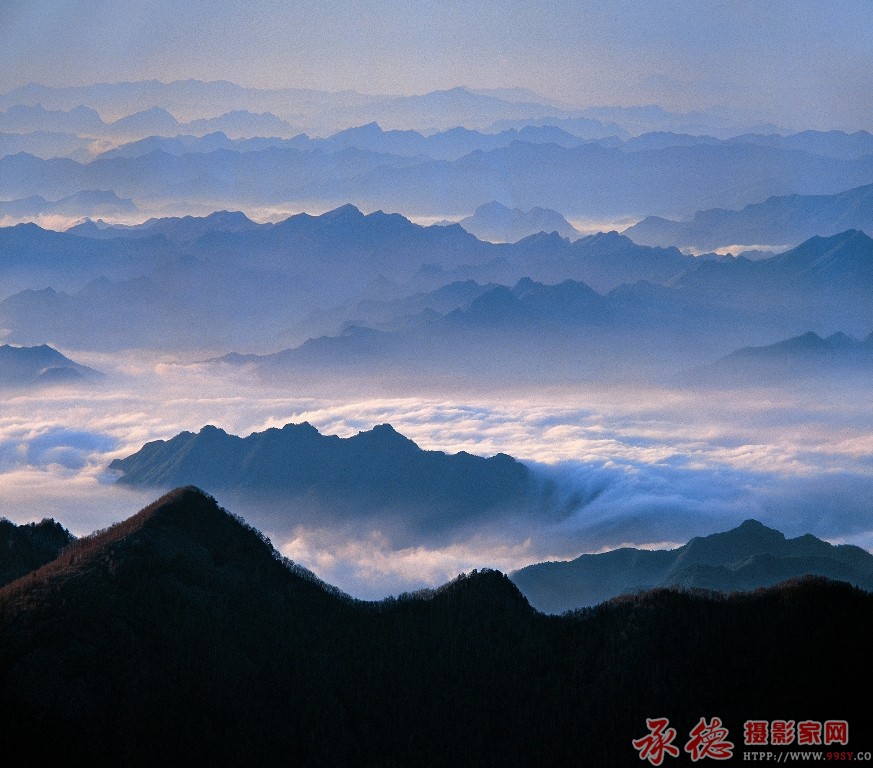 《雾灵山》摄影：马玉坡