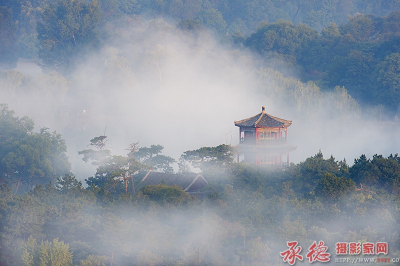 雾锁金山寺