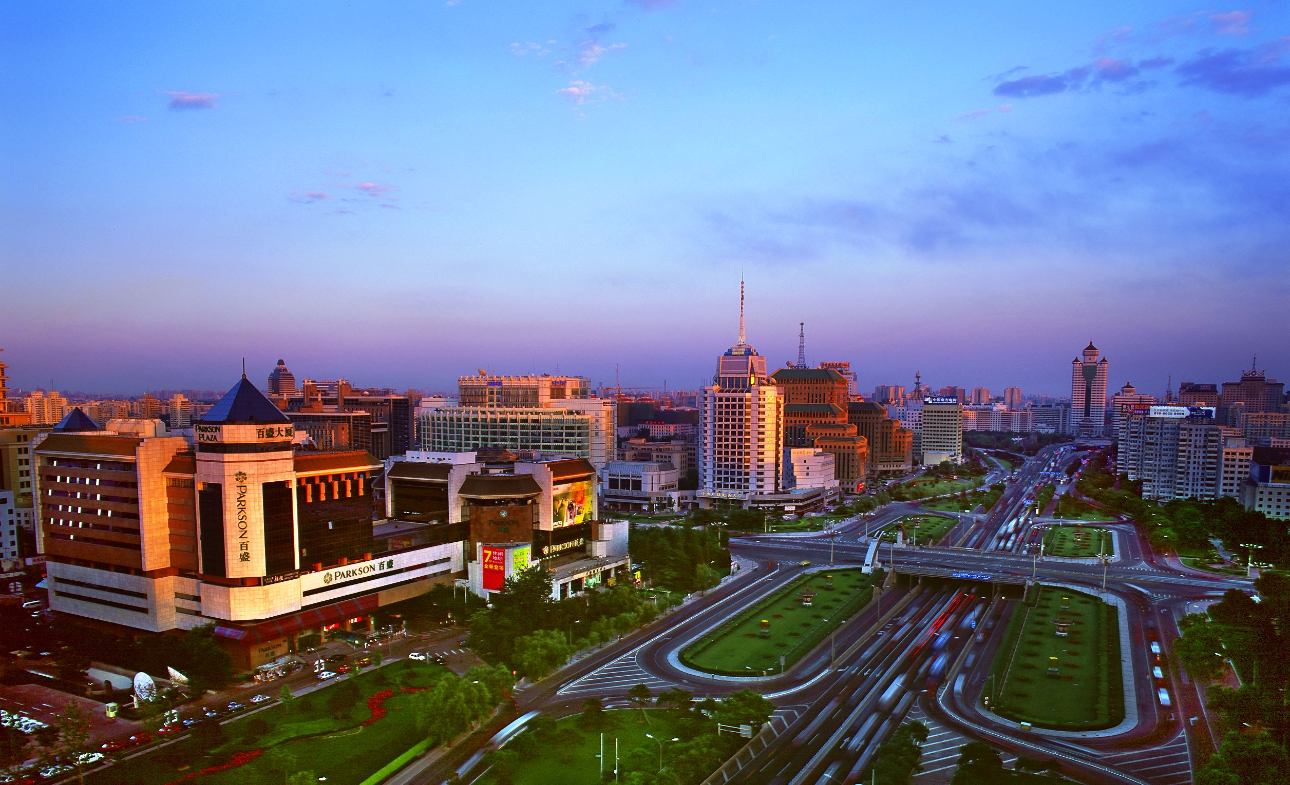傅忠庆-27复兴门全景-夕阳