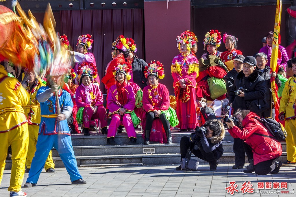 优秀奖：庙会上的摄影人 燕山人