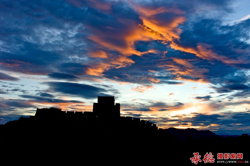 落霞映孤楼——作者：剑出鞘